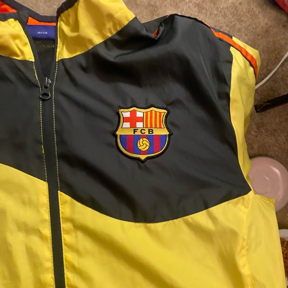 Medium - Picture 2 of 8